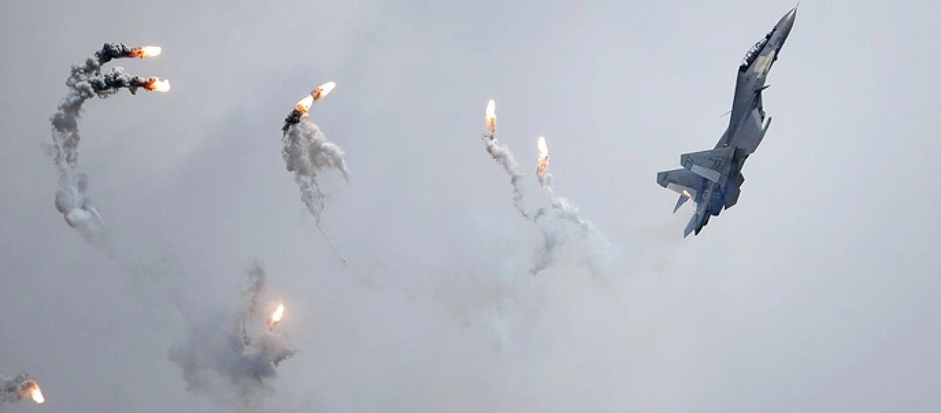 Singapore Airshow: Εκπληκτική επίδειξη ενός Su-30MKM (βίντεο)